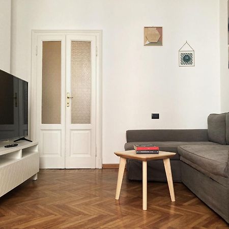 Monviso 35 , Cozy Apartment Milan Luaran gambar